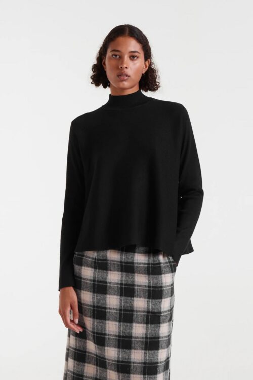 MAGLIONE SVASATO COLLO ALTO